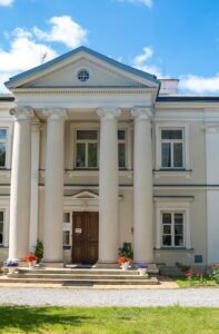 WARSAW MONTESSORI FAMILY, Warsaw